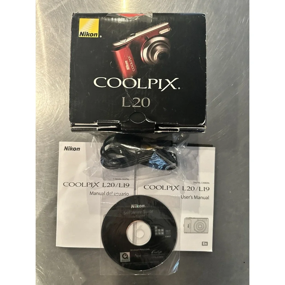 Nikon‎ Coolpix L20 Red 10MP Digital Camera In Original Box - PARTS ONLY